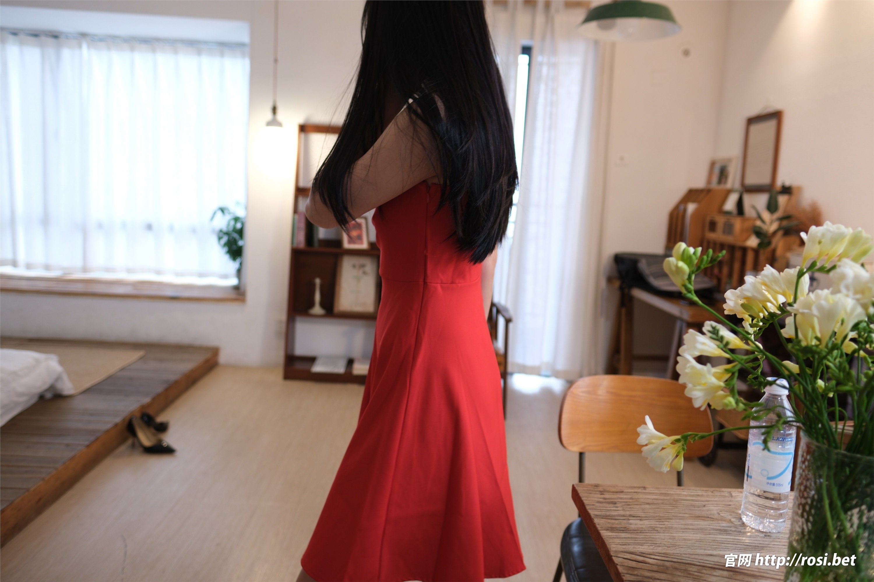 ROSI写真 2025.11.09 NO.5088